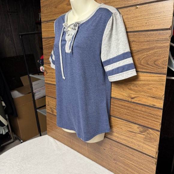 Blue and Gray Tie Front Relaxed T-Shirt size small no brand - Picture 7 of 8